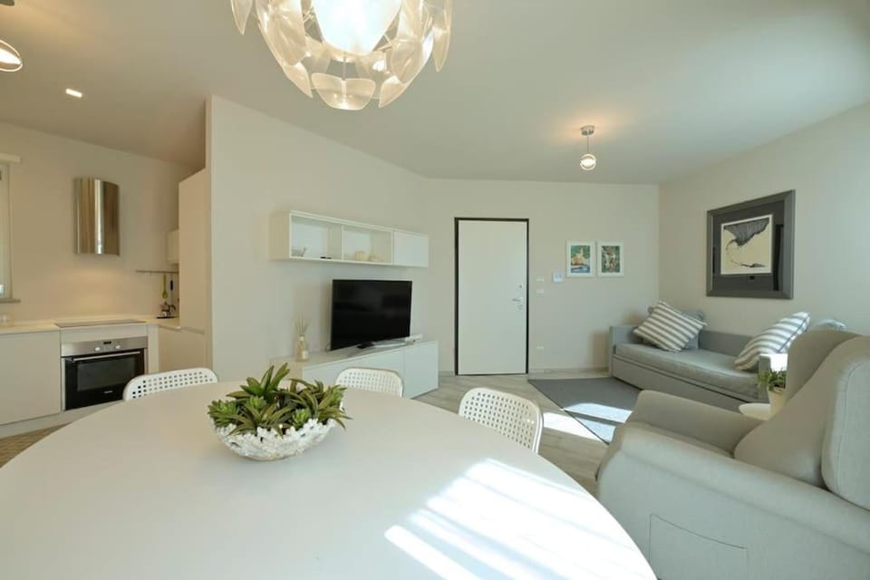 luxury apartament con garage vista mare alassio per 6 persone Apartment in Liguria