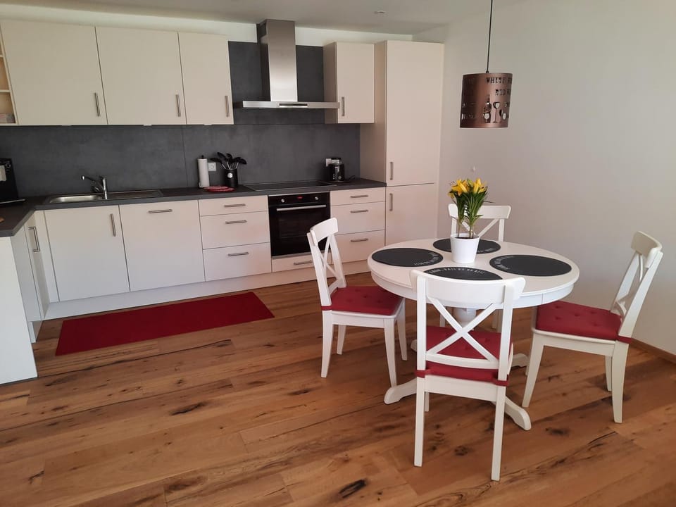 Property building, Kitchen or kitchenette, Living room