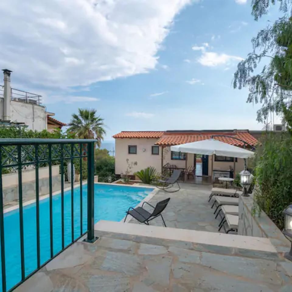 Property building, Natural landscape, Balcony/Terrace, Pool view, Swimming pool