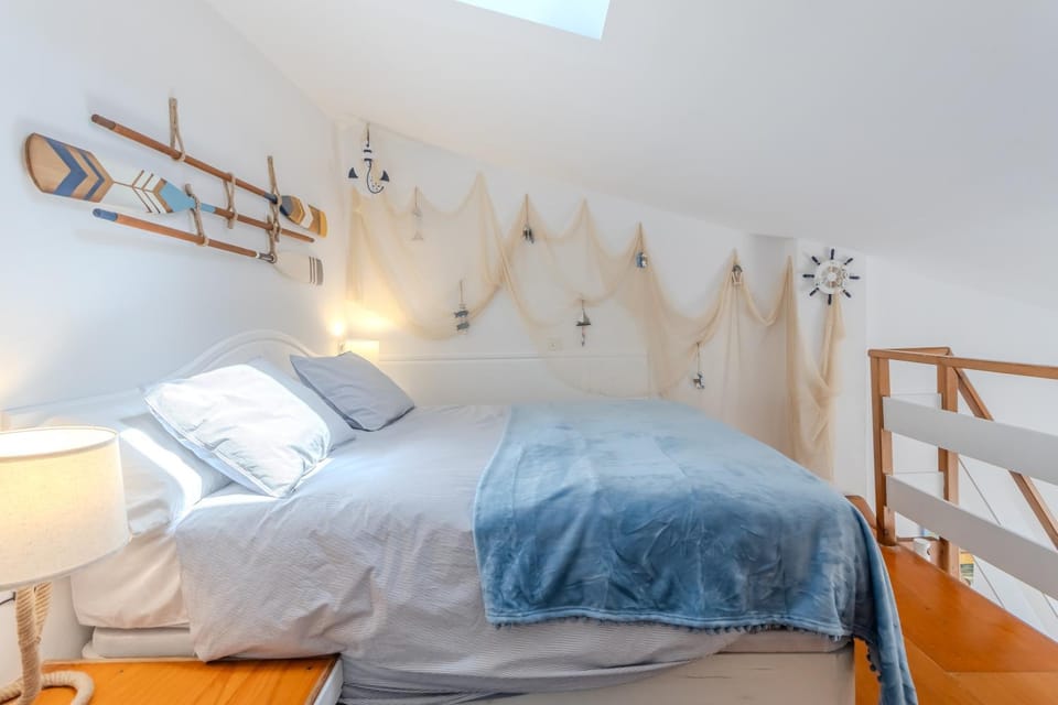Property building, Living room, Bedroom