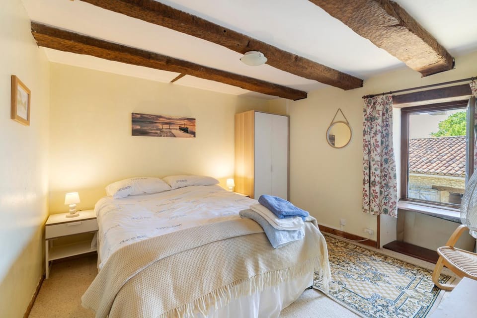 Property building, Living room, Bedroom