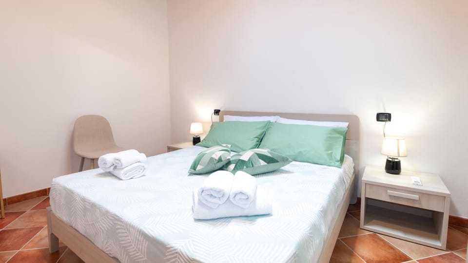 Bed, Other, Bedroom