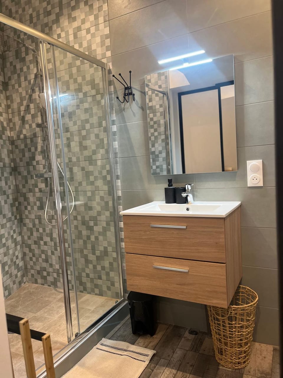Shower, Bathroom
