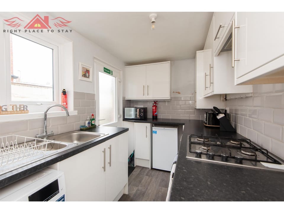 Coffee/tea facilities, Kitchen or kitchenette, dishwasher, minibar, oven, pet friendly, stove, toaster