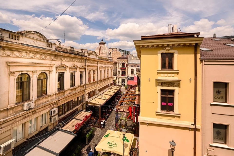 Old Town Charm - Modern & Comfortable Accommodation in the Heart of the City Apartment in Bucharest