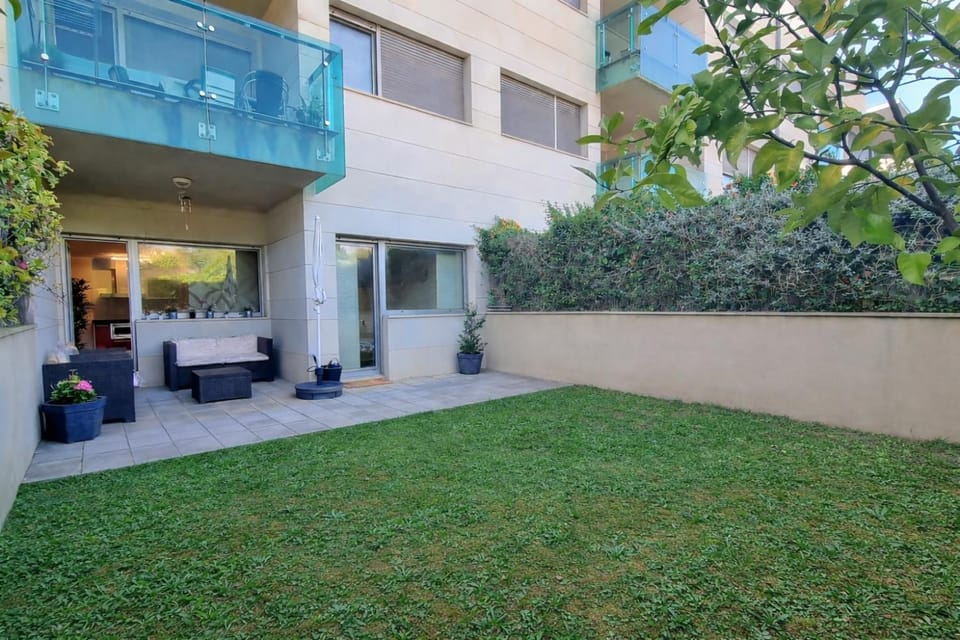 Garden, Balcony/Terrace, Living room