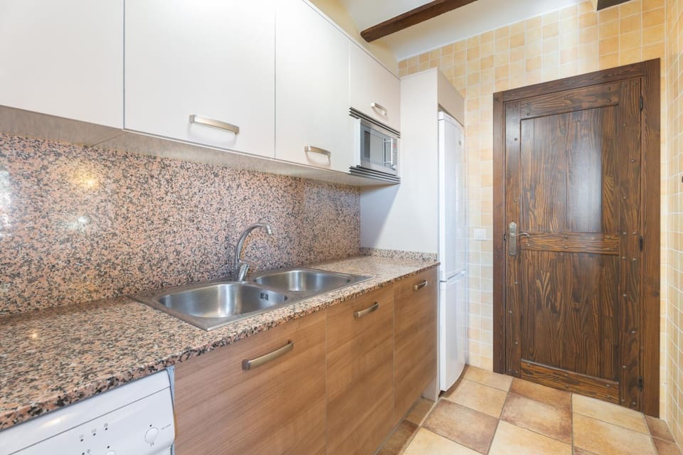 Kitchen or kitchenette, Living room