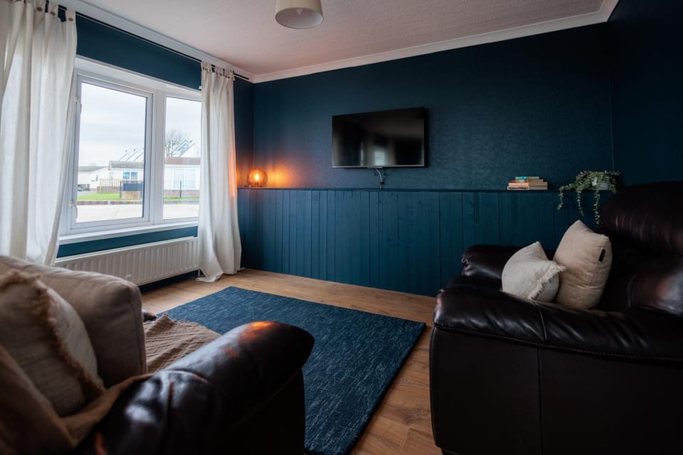 Peaceful Riverside Family Retreat House in Christchurch