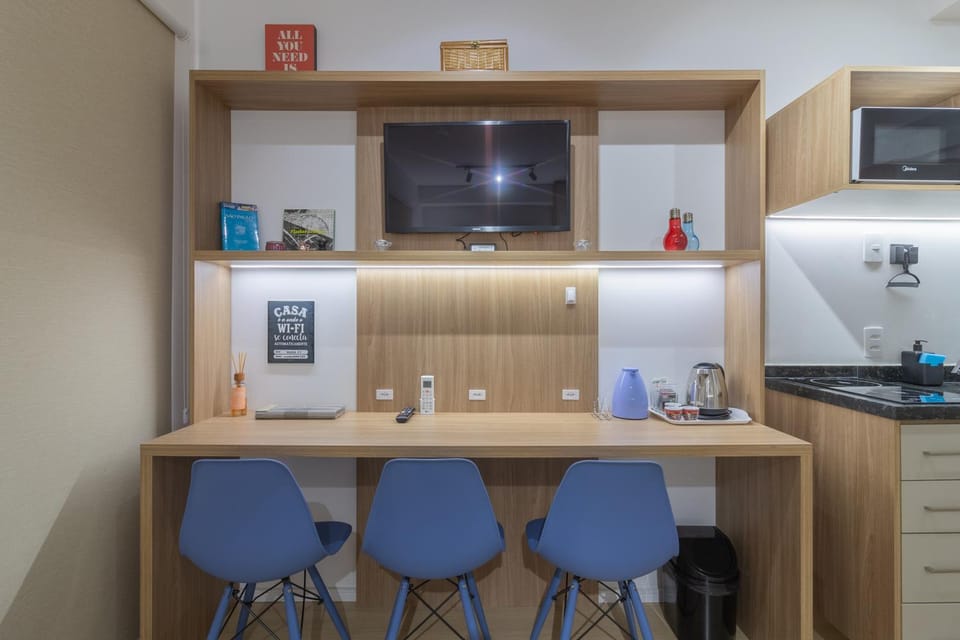 TV and multimedia, Coffee/tea facilities, Kitchen or kitchenette, Dining area, hair dresser, minibar, oven, stove