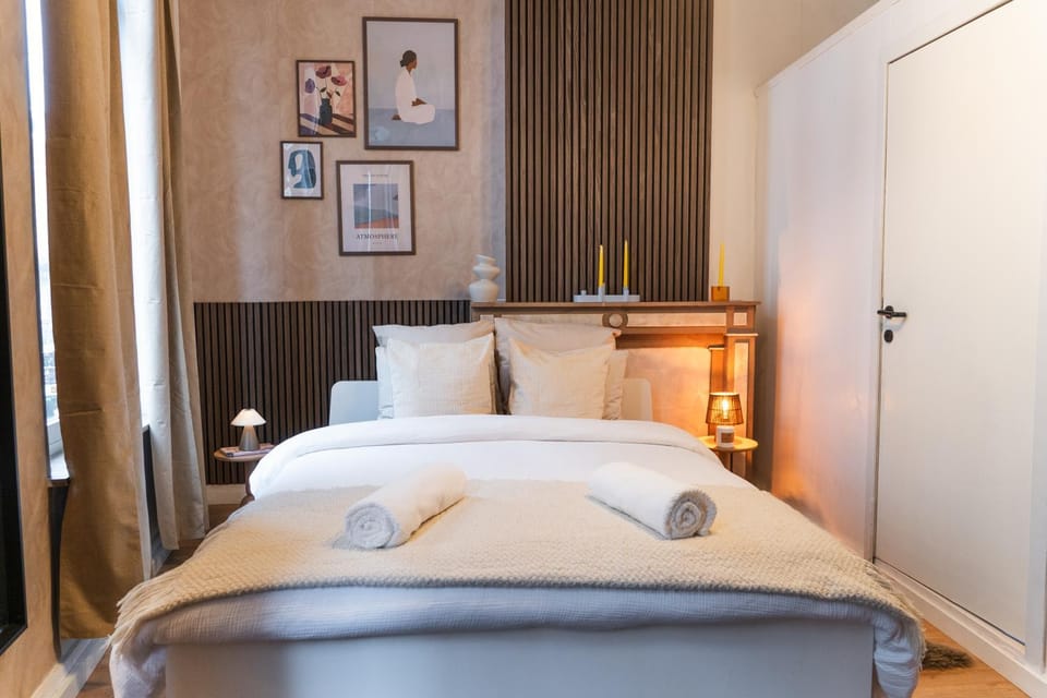 Bed, Bedroom