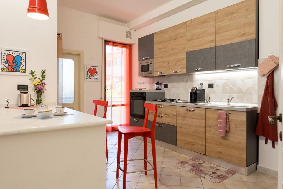 Kitchen or kitchenette, Living room