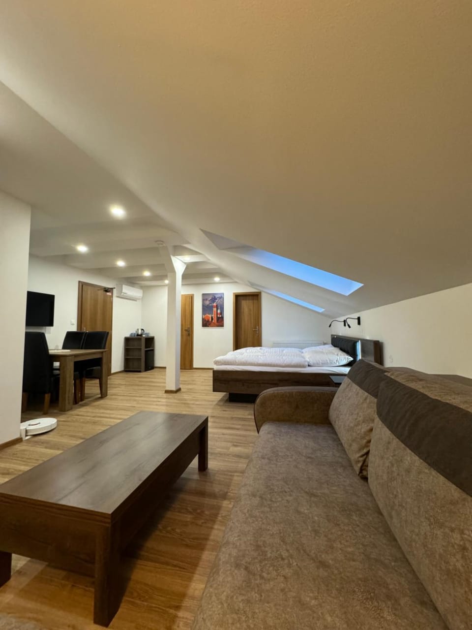 Living room, Photo of the whole room