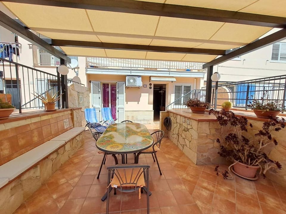 RosaFlò - Ampio appartamento con terrazza Apartment in Cefalu