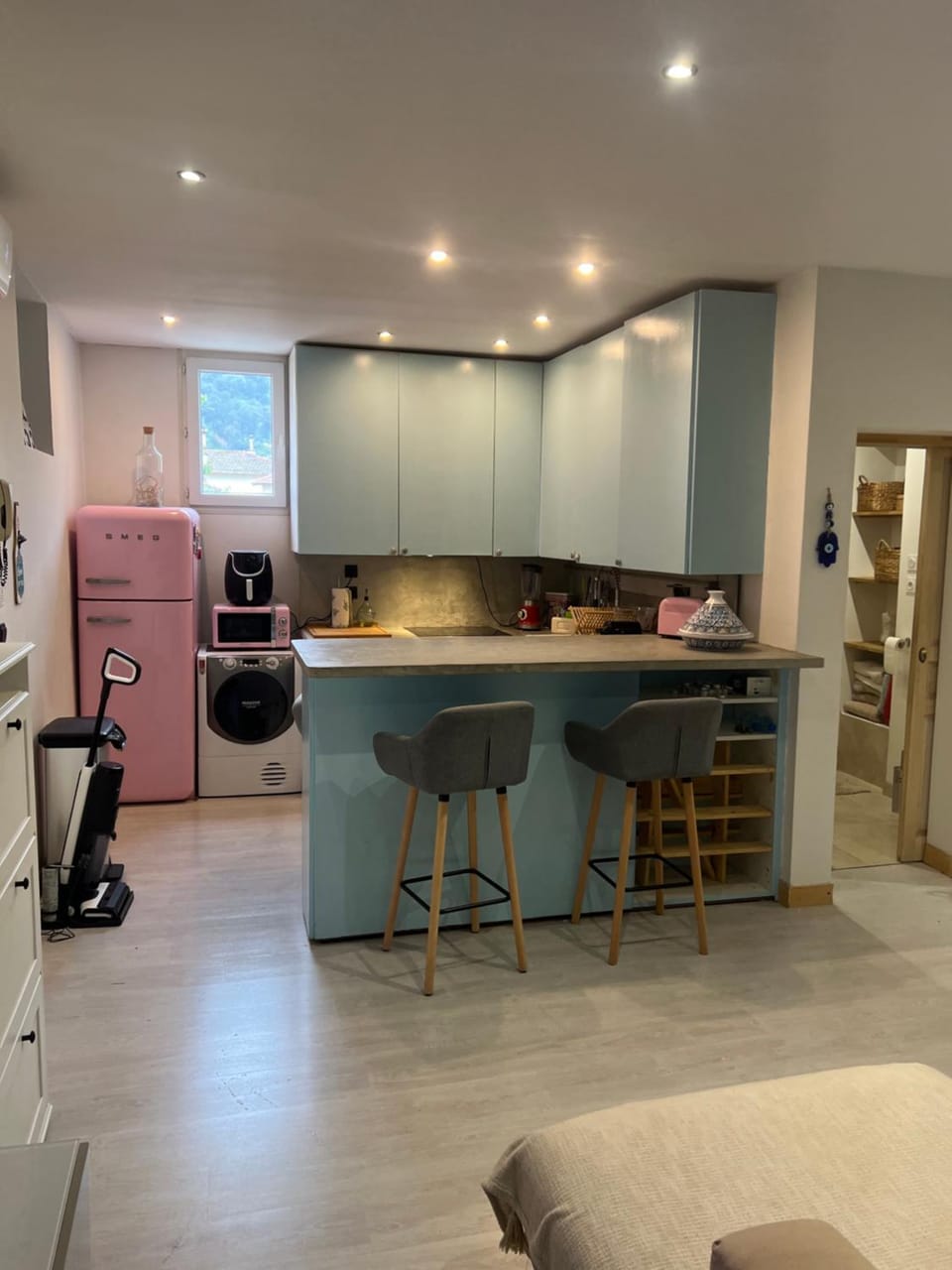 Dining area, Breakfast, Breakfast, oven, stove, toaster
