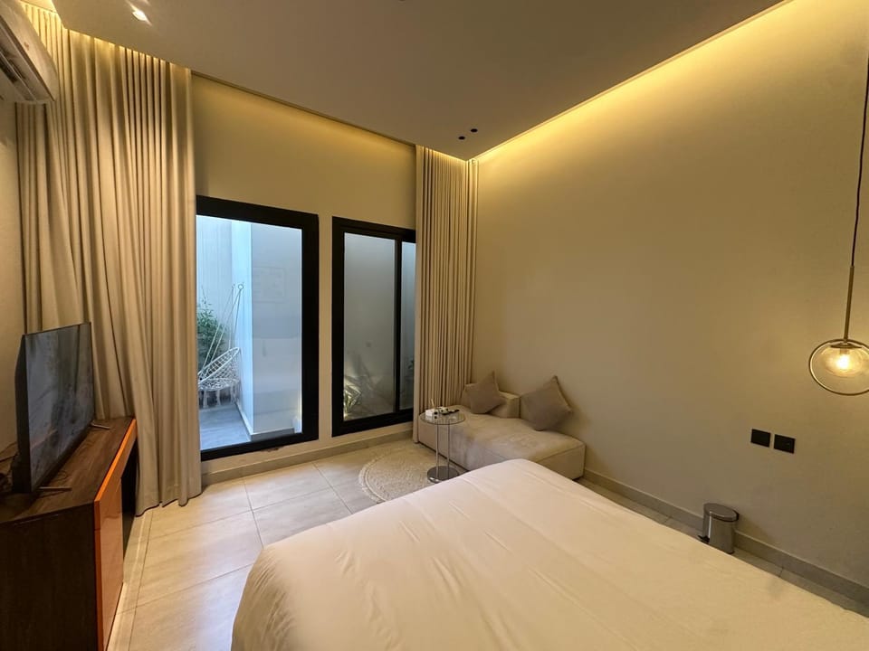 Cosy studio in Al Malqa with terrace, Prime location, Self Check-in Apartment in Riyadh