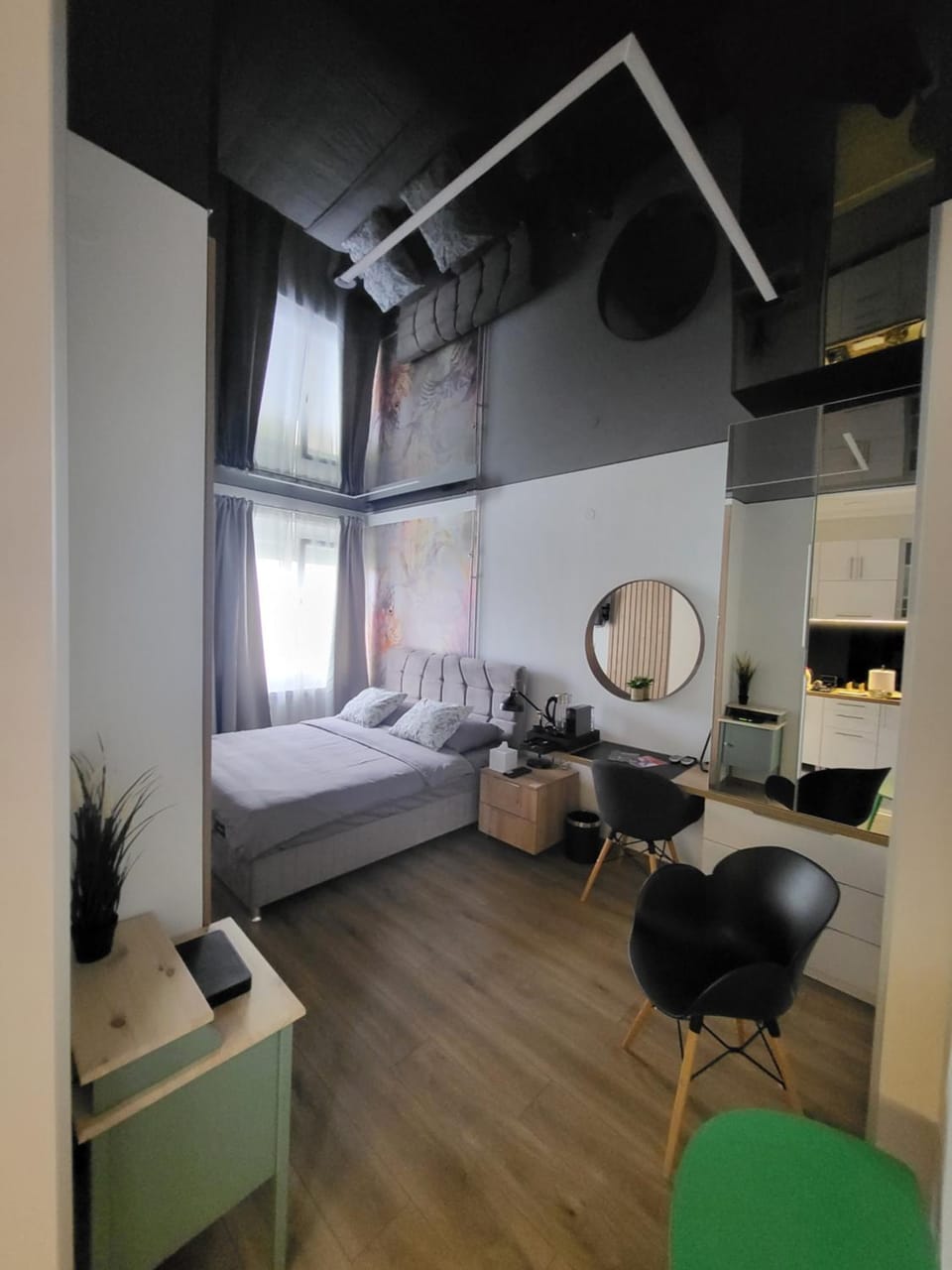 Bed, Living room, Bedroom