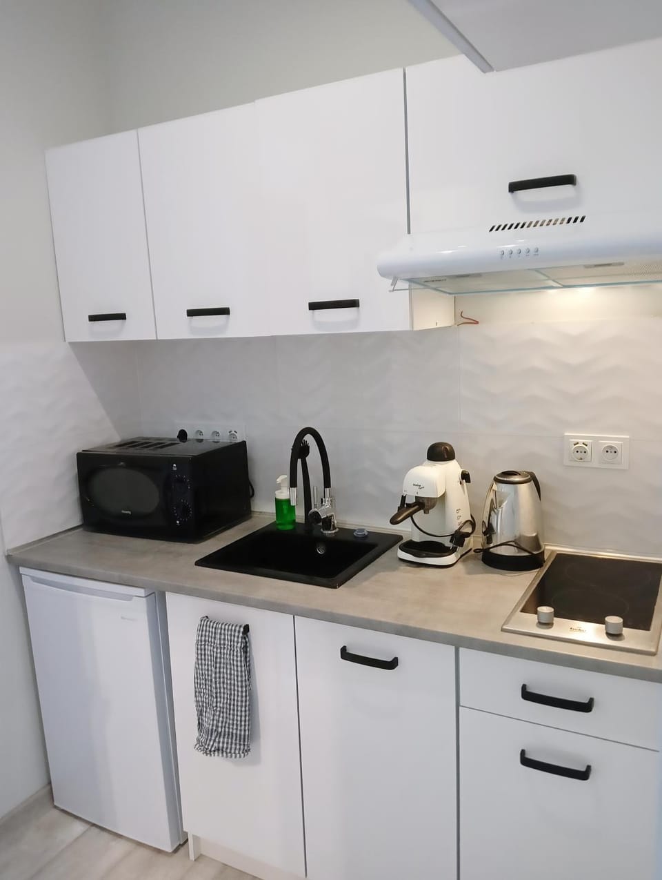 Coffee/tea facilities, Kitchen or kitchenette, minibar