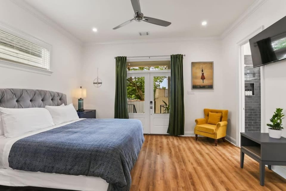 Luxury New 3BD Home with Parking and Private Yard House in New Orleans