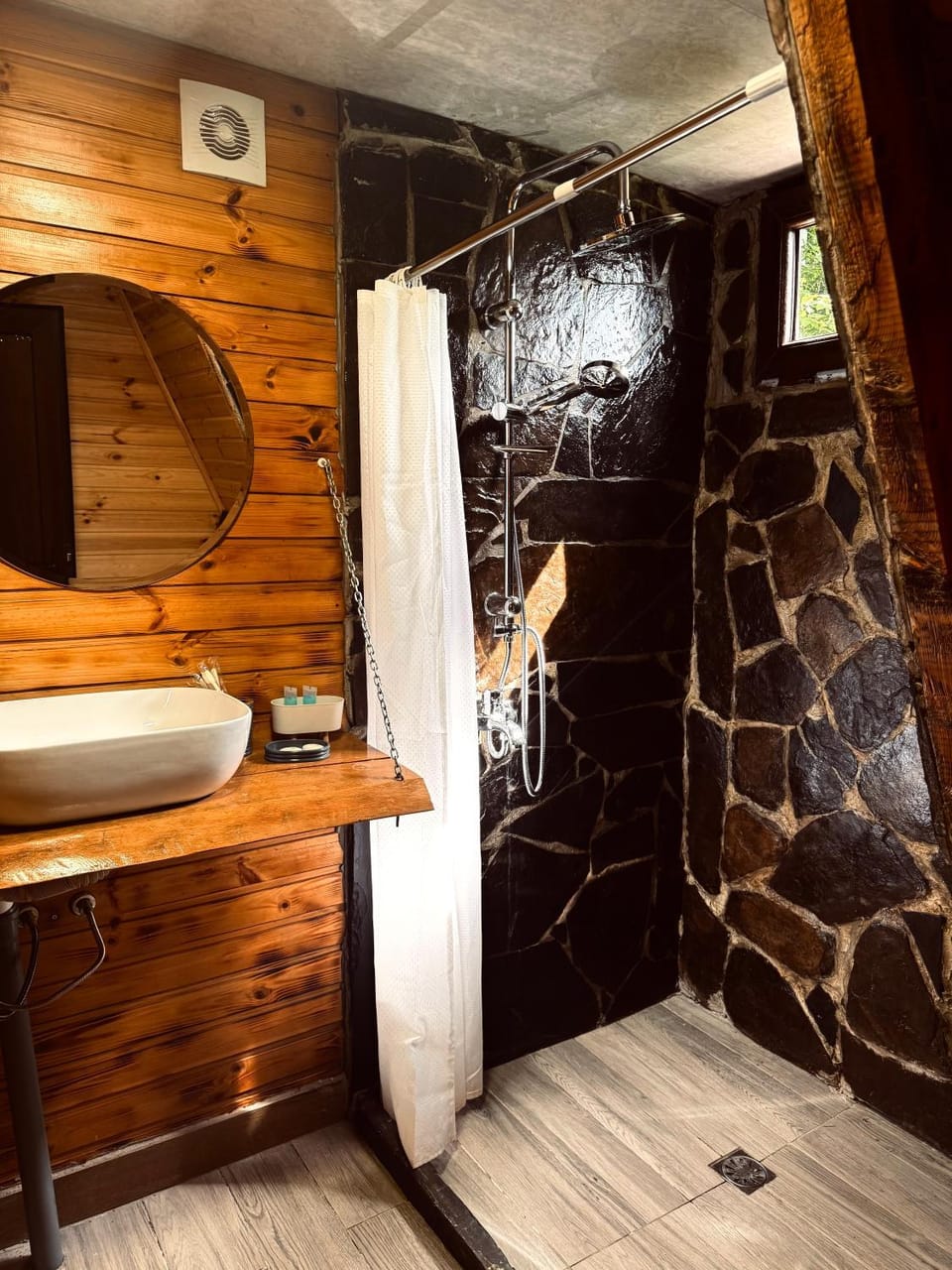 The overlook cottage 2 Nature lodge in Adjara, Georgia