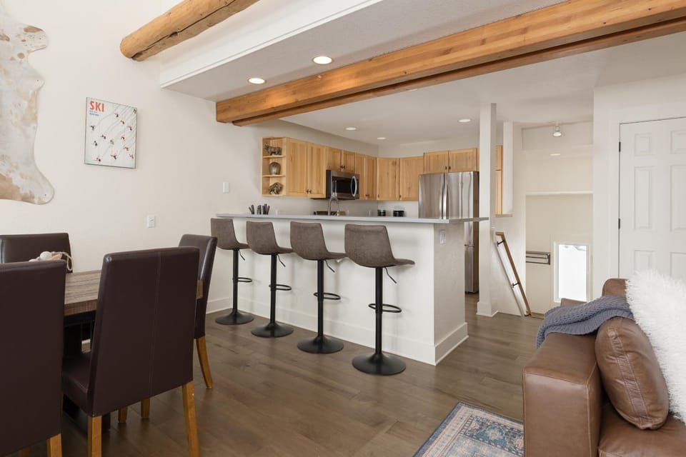 Saddle Ridge Townhome - Unit J3 House in Big Sky