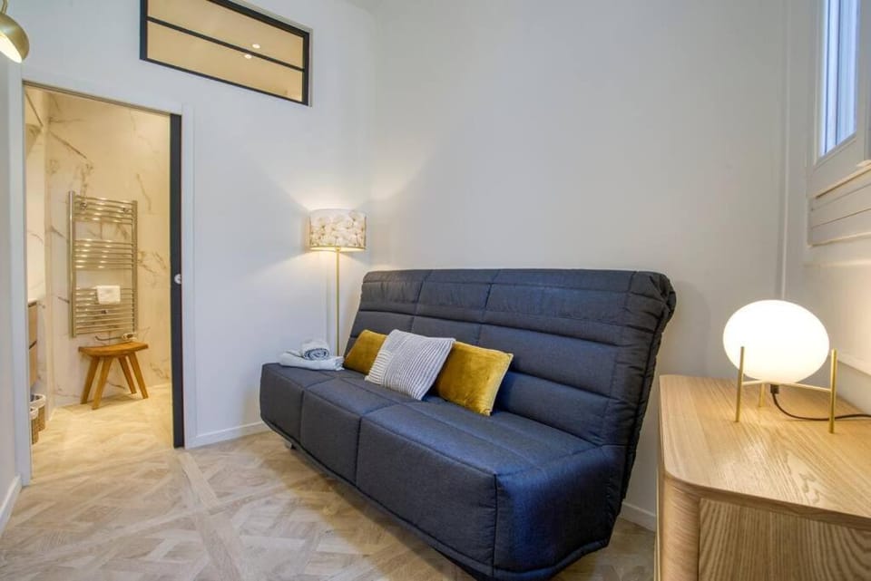 4 stars Palais Hermitage, 5 pers, AC, Full confort Apartment in Nice