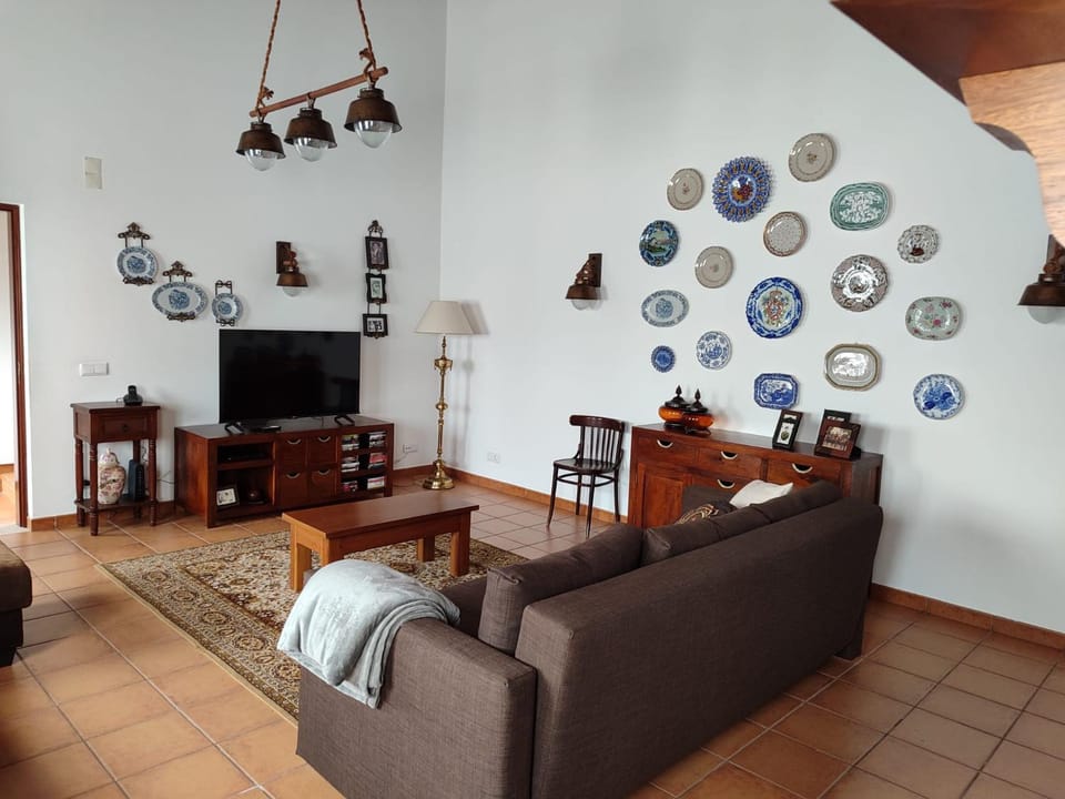 Communal lounge/ TV room, TV and multimedia, Living room, Seating area