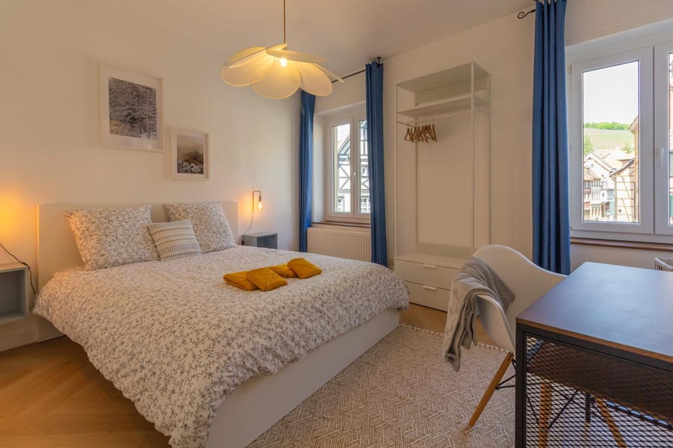 Bed, Photo of the whole room, Bedroom