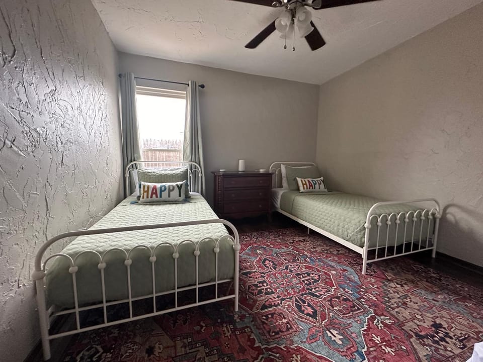 Bedroom, fireplace