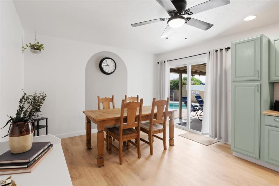 Patio, Kitchen or kitchenette, Dining area, Pool view