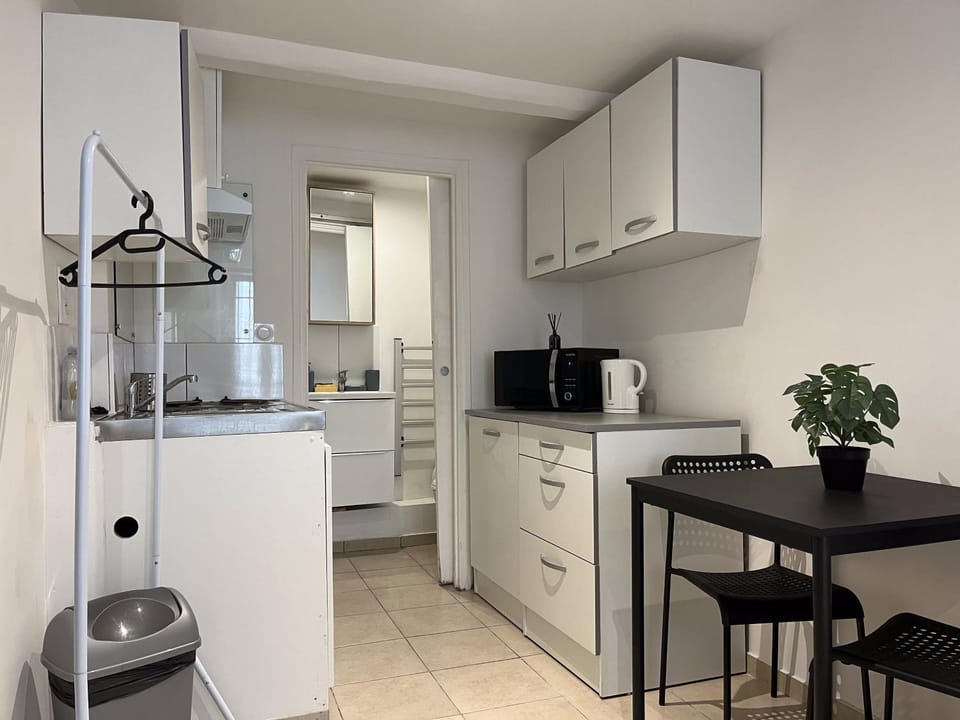 Studio équipé confort proche de toutes commodités Apartment in La Seyne-sur-Mer
