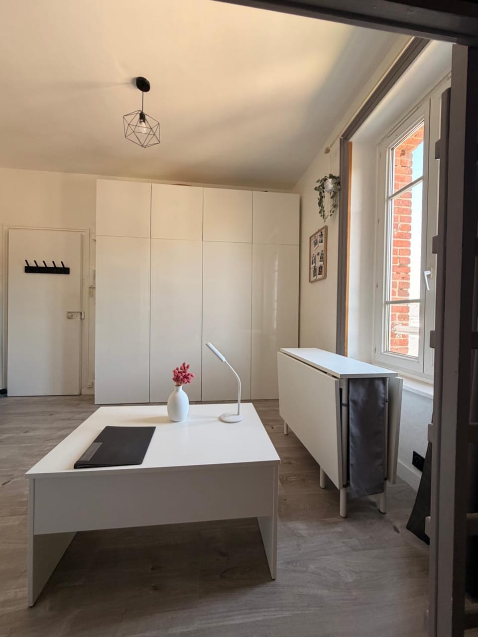 Studio à 100m à pied de la plage et de la digue du sillon Apartment in St-Malo