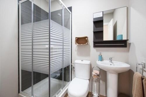 Shower, Bathroom, towels