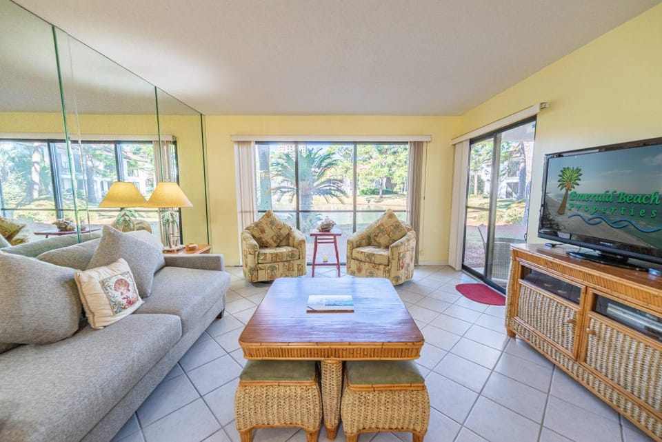 Edgewater Villa 3005 'Paradise Palms' House in Panama City Beach