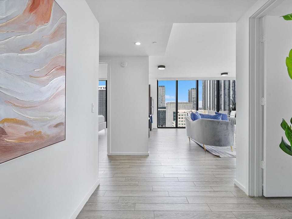 Facade/entrance, Living room, City view