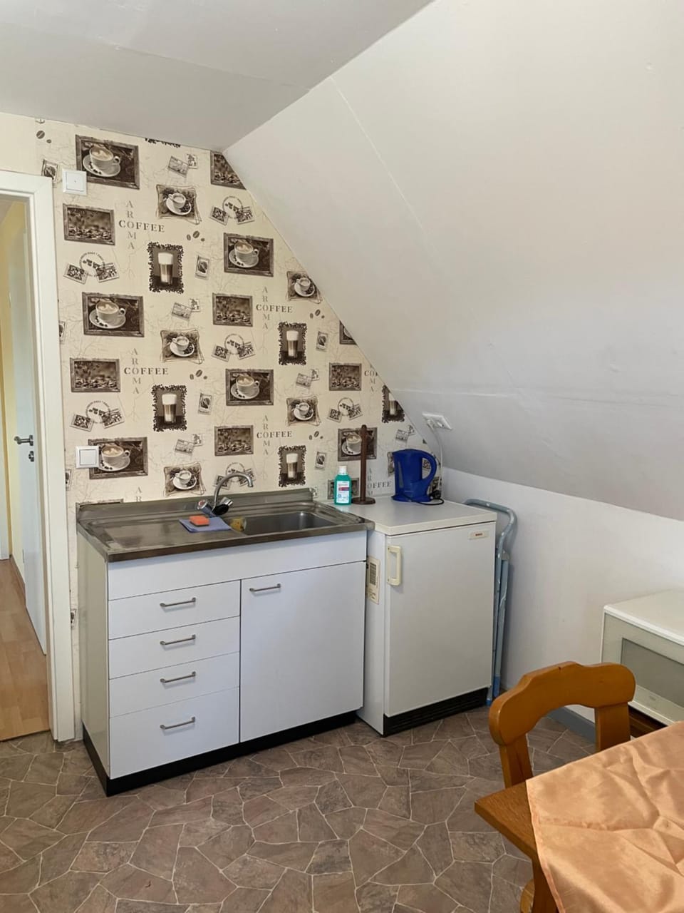 Kitchen or kitchenette