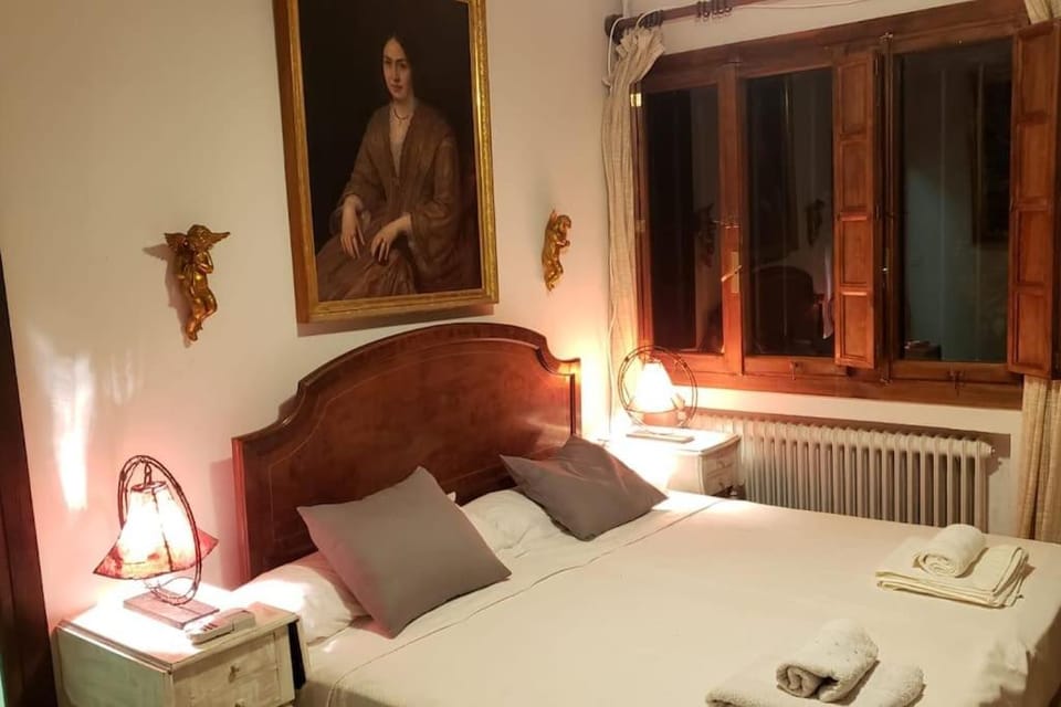 Bed, Photo of the whole room, Bedroom, internet