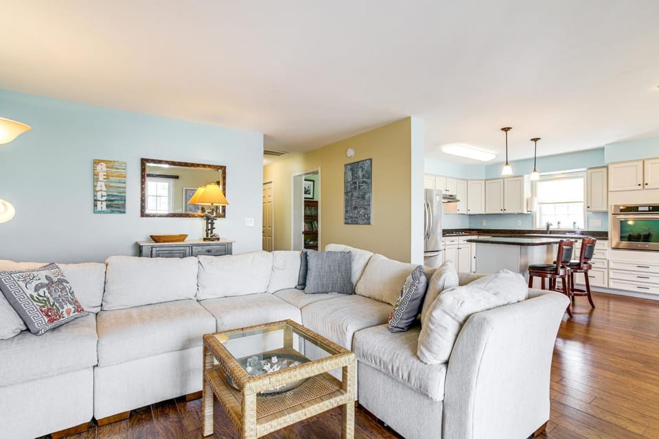 Near Beaches & Shops: Canal-Front Selbyville Home House in Sussex County