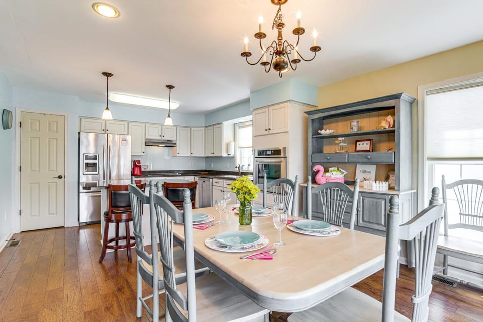 Near Beaches & Shops: Canal-Front Selbyville Home House in Sussex County