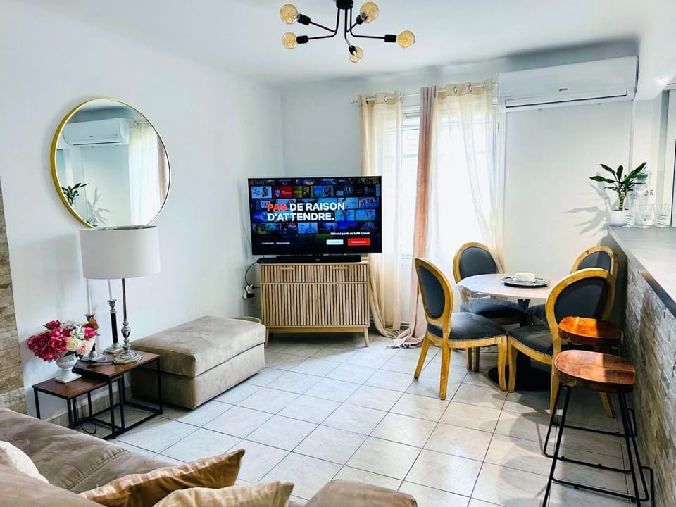 Antibes centre-ville, 2 bedrooms 6 pers, Climatisation Apartment in Antibes