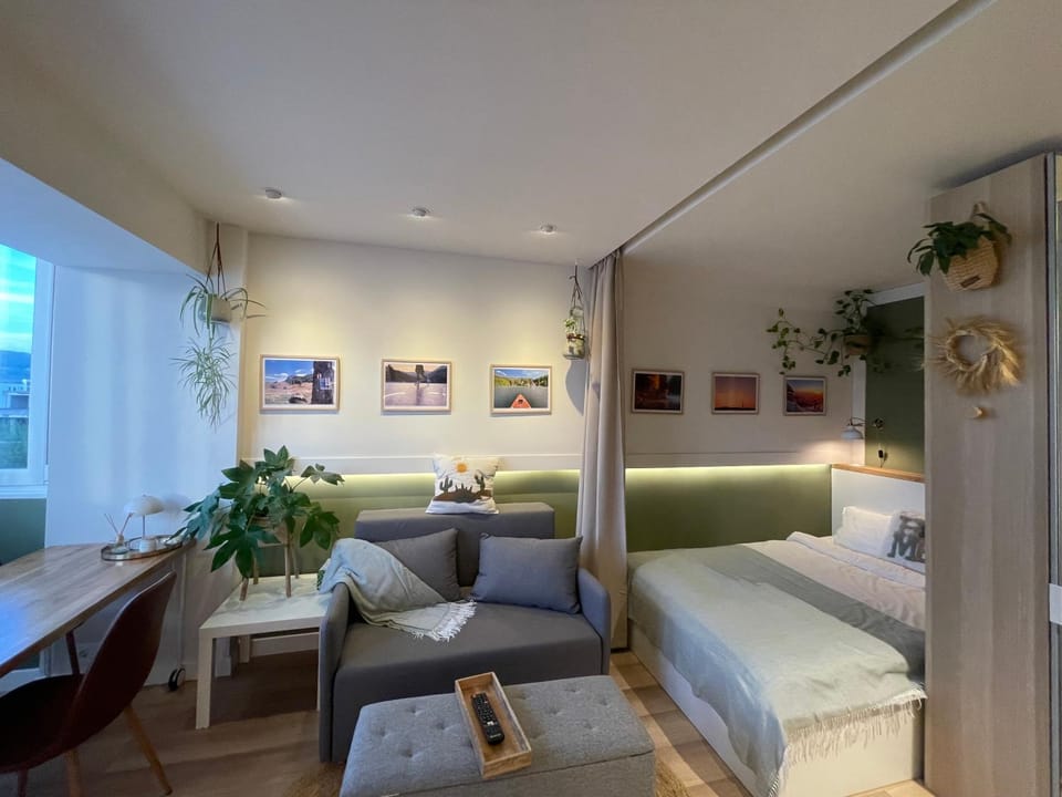 Living room, Photo of the whole room, Seating area, Bedroom