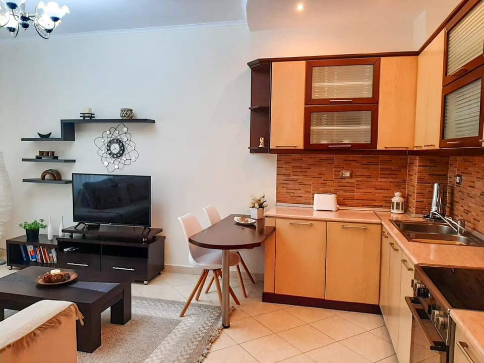 TV and multimedia, Kitchen or kitchenette, Dining area