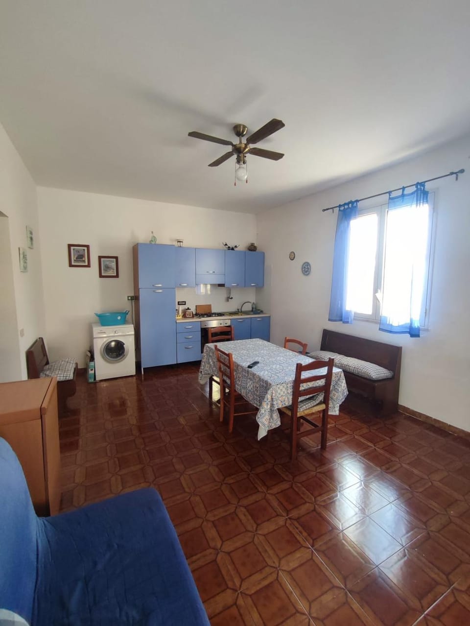 Hot Tub, Kitchen or kitchenette, Living room, washing machine
