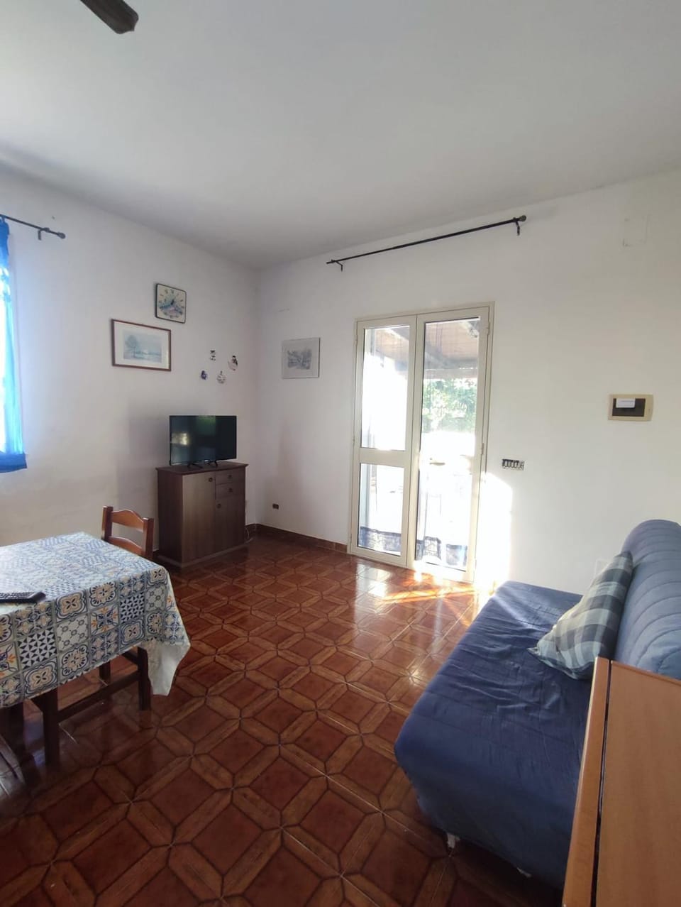 Communal lounge/ TV room, Living room