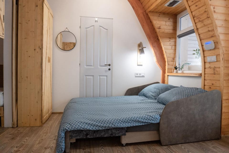 Bed, Living room