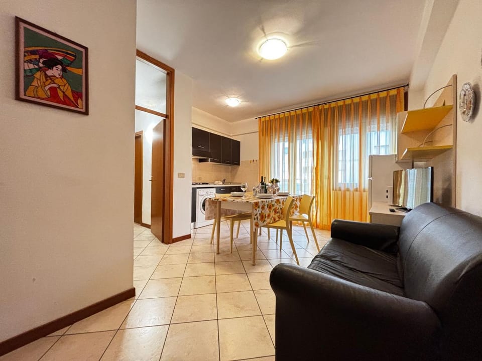 Living room, washing machine