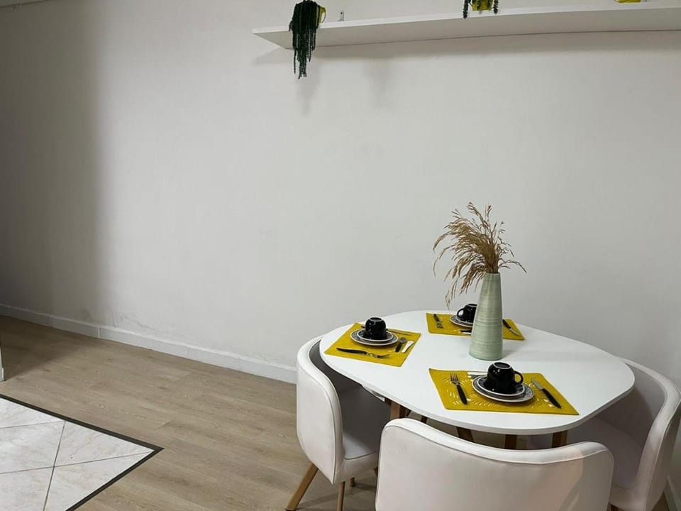 Food and drinks, Dining area