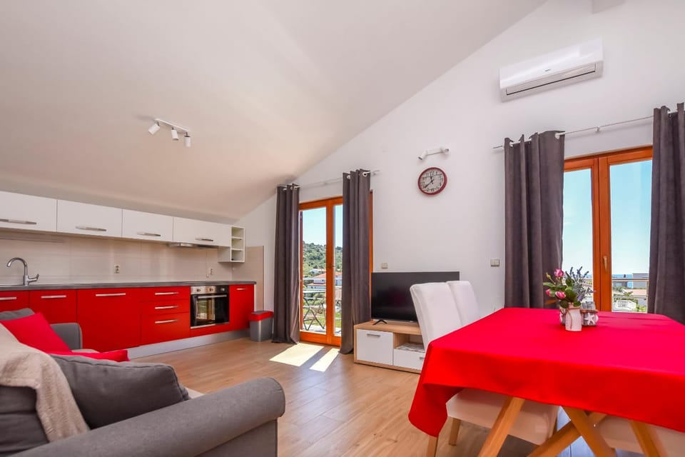 Kitchen or kitchenette, Living room, Seating area, Dining area, oven, stove, air conditioner