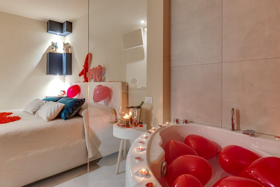 Bed, Photo of the whole room, towels