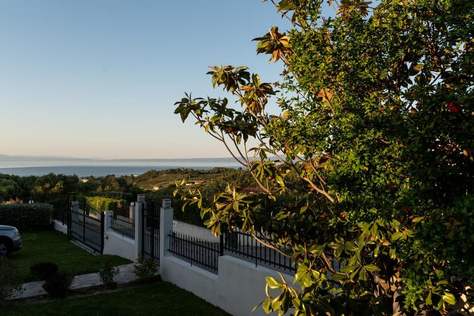 Day, Natural landscape, Garden, Sea view