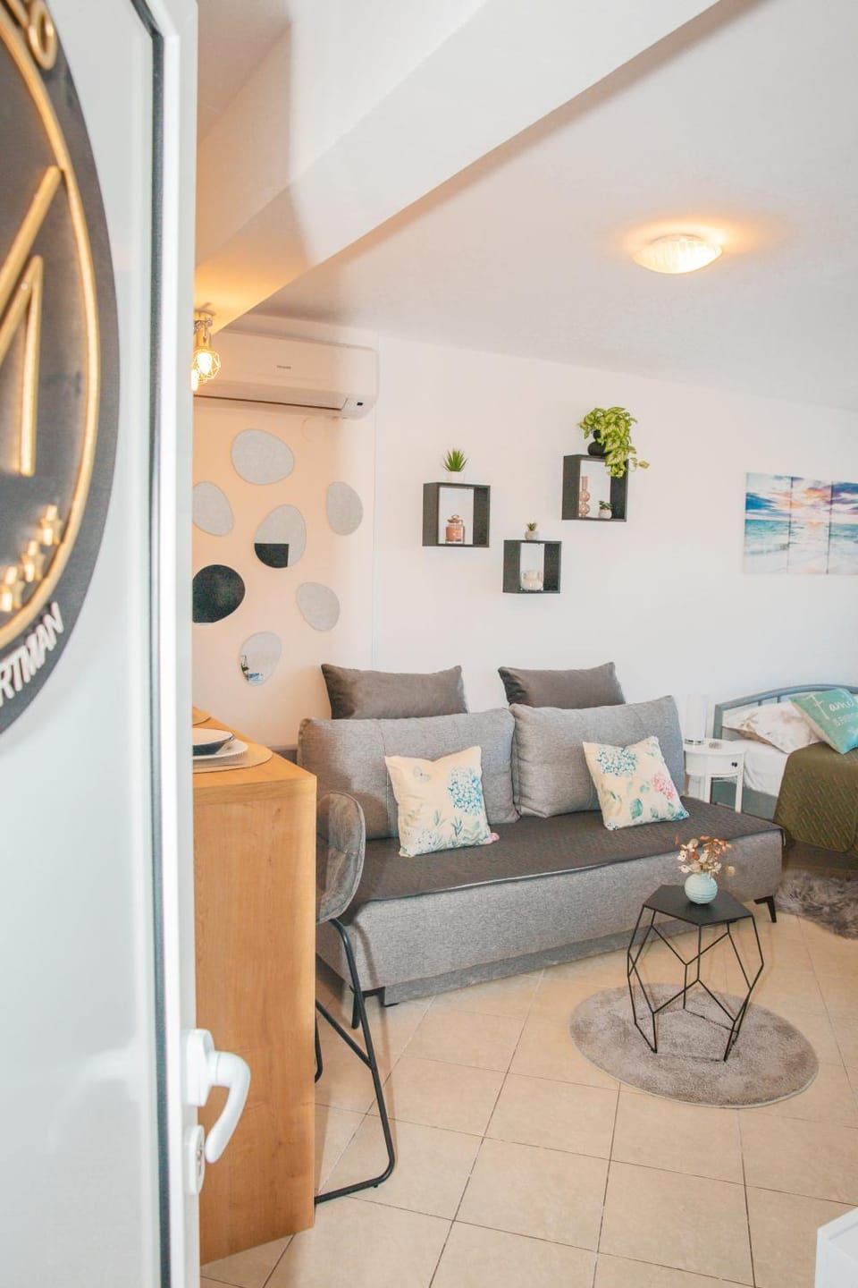Living room, Seating area